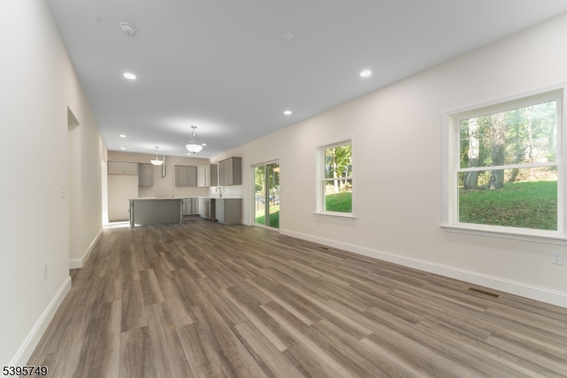 Washington Boro, New Jersey, 07882, United States, 4 Bedrooms Bedrooms, ,3 BathroomsBathrooms,Residential,For Sale,1987811