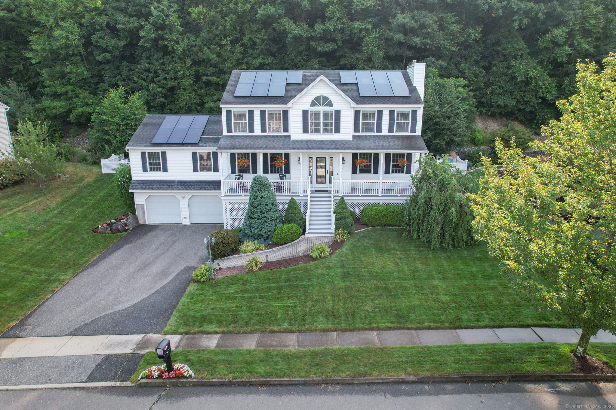 Naugatuck, Connecticut, 06770, United States, 4 Bedrooms Bedrooms, ,3 BathroomsBathrooms,Residential,For Sale,1938960
