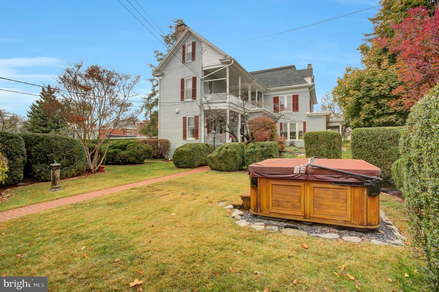 144 W Main Street, Waynesboro, Pennsylvania, 17268, United States, 7 Bedrooms Bedrooms, ,4 BathroomsBathrooms,Residential,For Sale,144 W Main Street,1662574