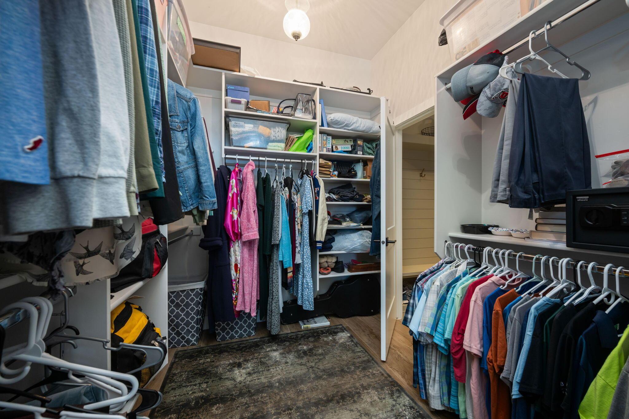 Hurricane, Utah, 84737, United States, 6 Bedrooms Bedrooms, ,6 BathroomsBathrooms,Residential,For Sale,1977381