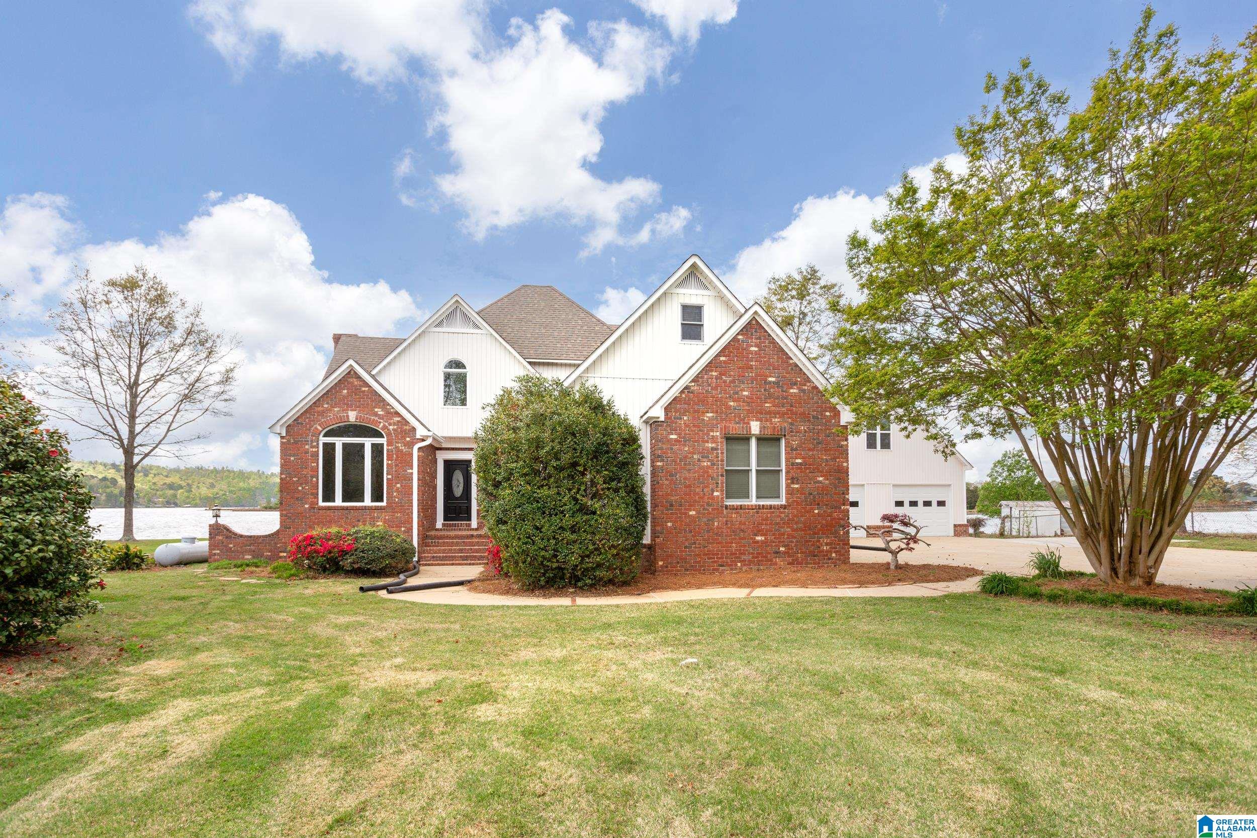 Grant Dr, Gadsden, AL 35907