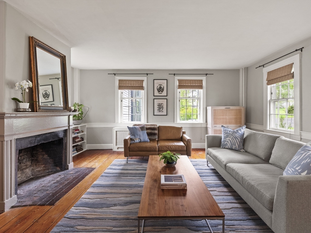 Carlisle, Massachusetts, 01741, United States, 3 Bedrooms Bedrooms, ,4 BathroomsBathrooms,Residential,For Sale,1804776