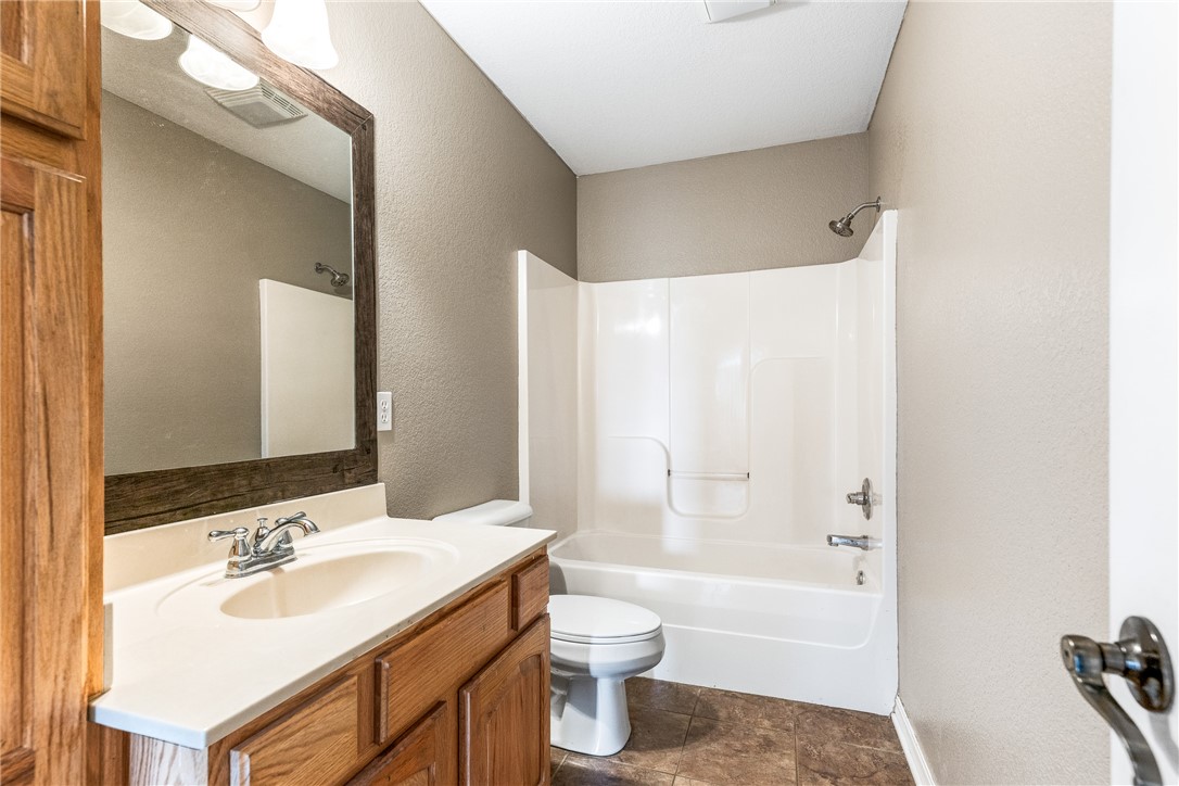 Huntsville, Arkansas, 72740, United States, 3 Bedrooms Bedrooms, ,4 BathroomsBathrooms,Residential,For Sale,1907713