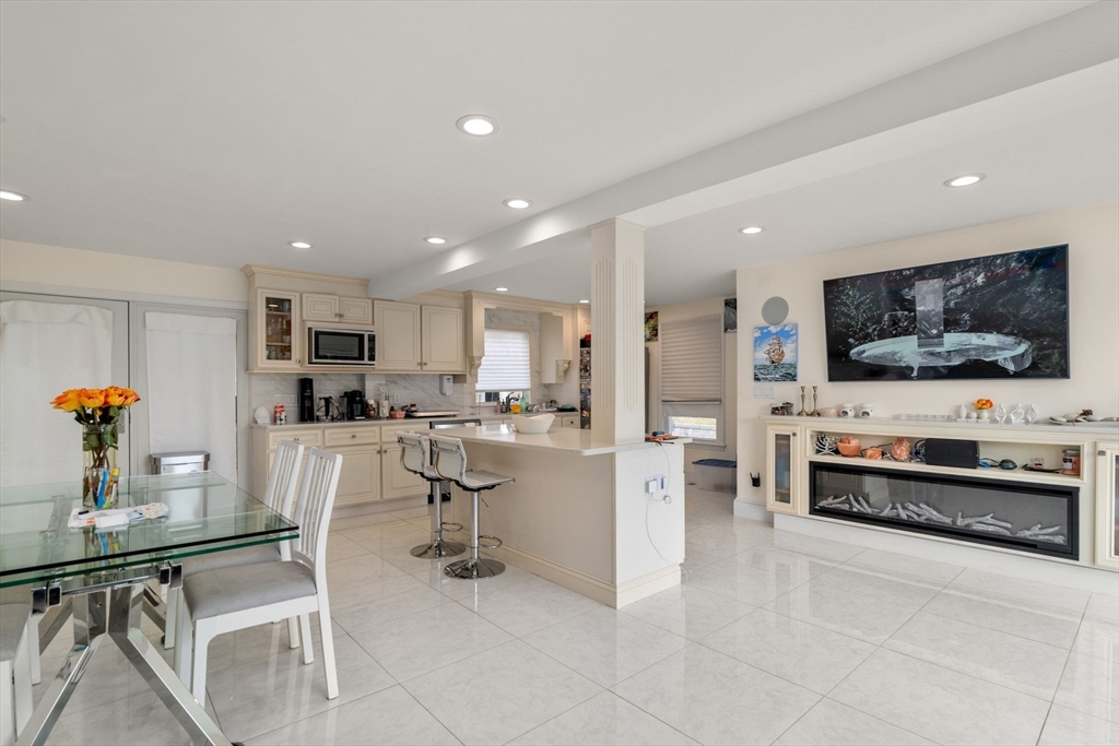 Needham, Massachusetts, 02494, United States, 4 Bedrooms Bedrooms, ,6 BathroomsBathrooms,Residential,For Sale,1995661