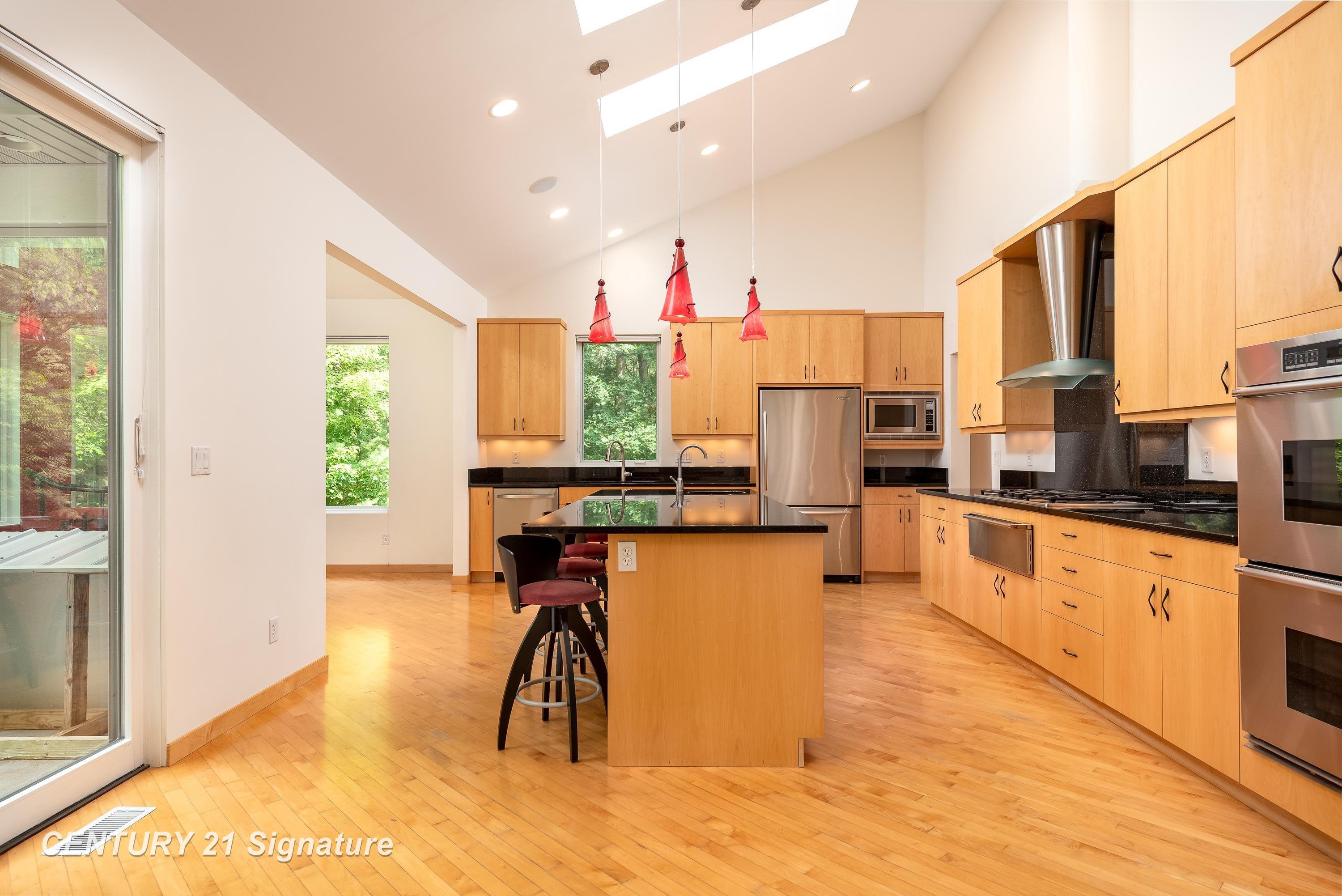 Midland, Michigan, 48642, United States, 4 Bedrooms Bedrooms, ,5 BathroomsBathrooms,Residential,For Sale,2019311