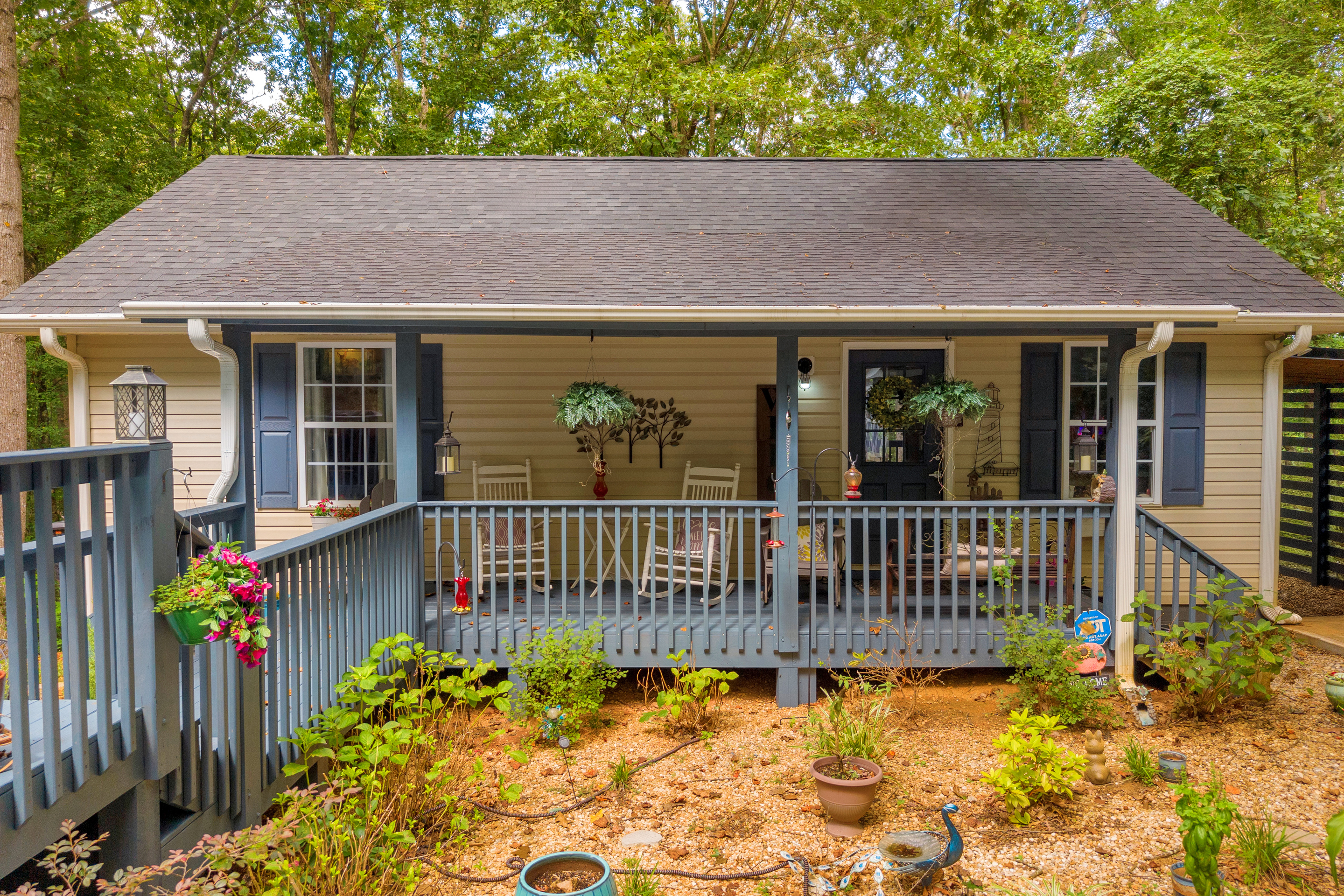 Hartwell, Georgia, 30643, United States, 2 Bedrooms Bedrooms, ,1 BathroomBathrooms,Residential,For Sale,1908192