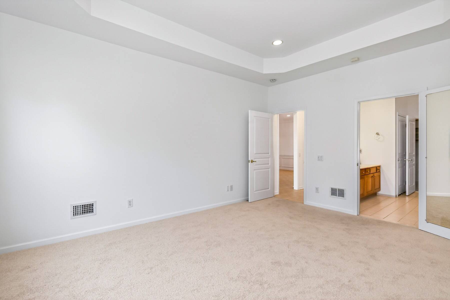  The Ease of First-Floor Living, The Space to Entertain - 物件實景