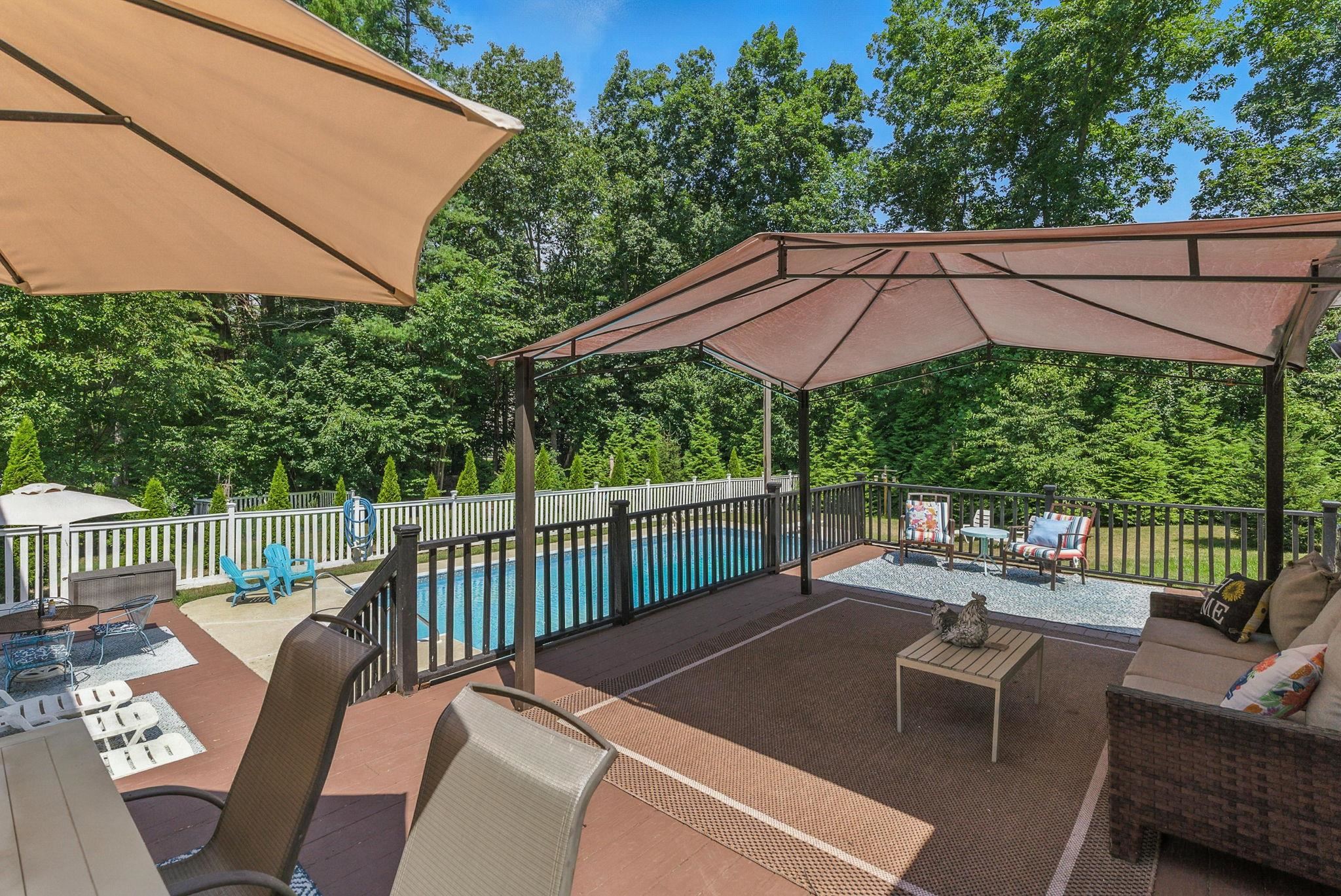 Plaistow, New Hampshire, 03865, United States, 4 Bedrooms Bedrooms, ,3 BathroomsBathrooms,Residential,For Sale,1987491