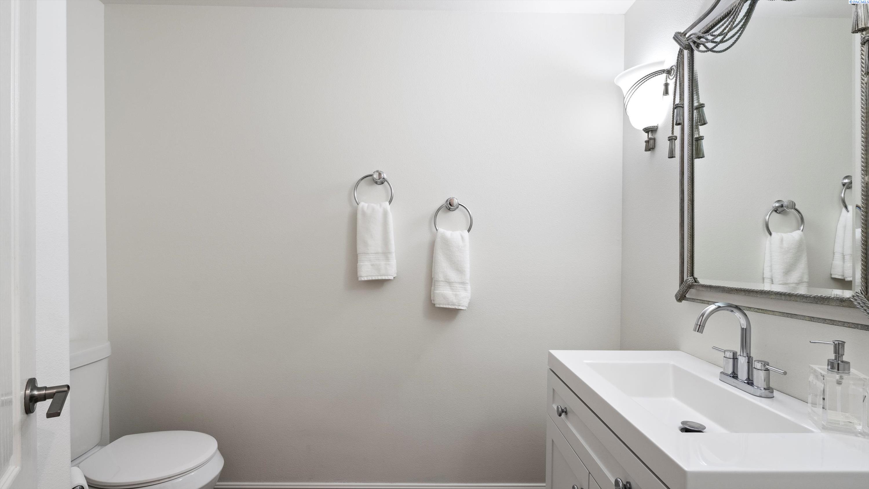 Pasco, Washington, 99301, United States, 3 Bedrooms Bedrooms, ,3 BathroomsBathrooms,Residential,For Sale,1794884
