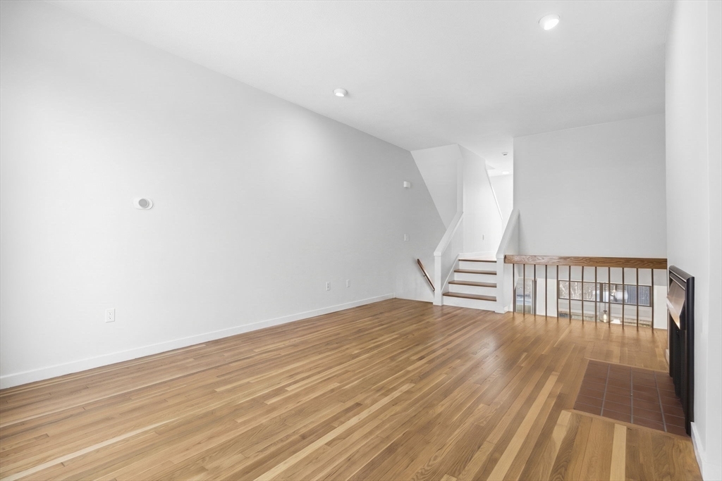 Cambridge, Massachusetts, 02138, United States, 3 Bedrooms Bedrooms, ,3 BathroomsBathrooms,Residential,For Sale,2040647