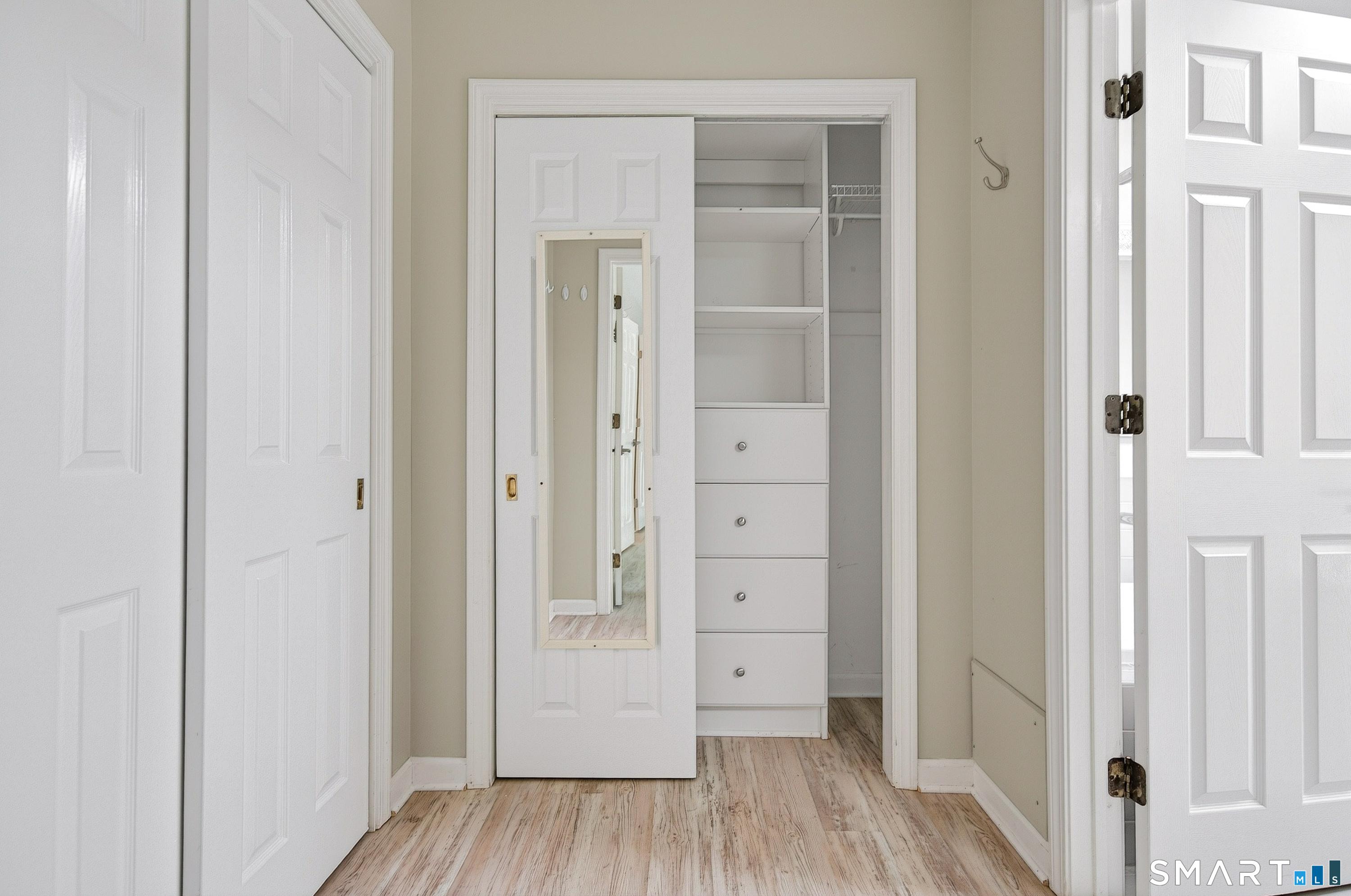 Greenwich, Connecticut, 06807, United States, 2 Bedrooms Bedrooms, ,4 BathroomsBathrooms,Residential,For Sale,2048631