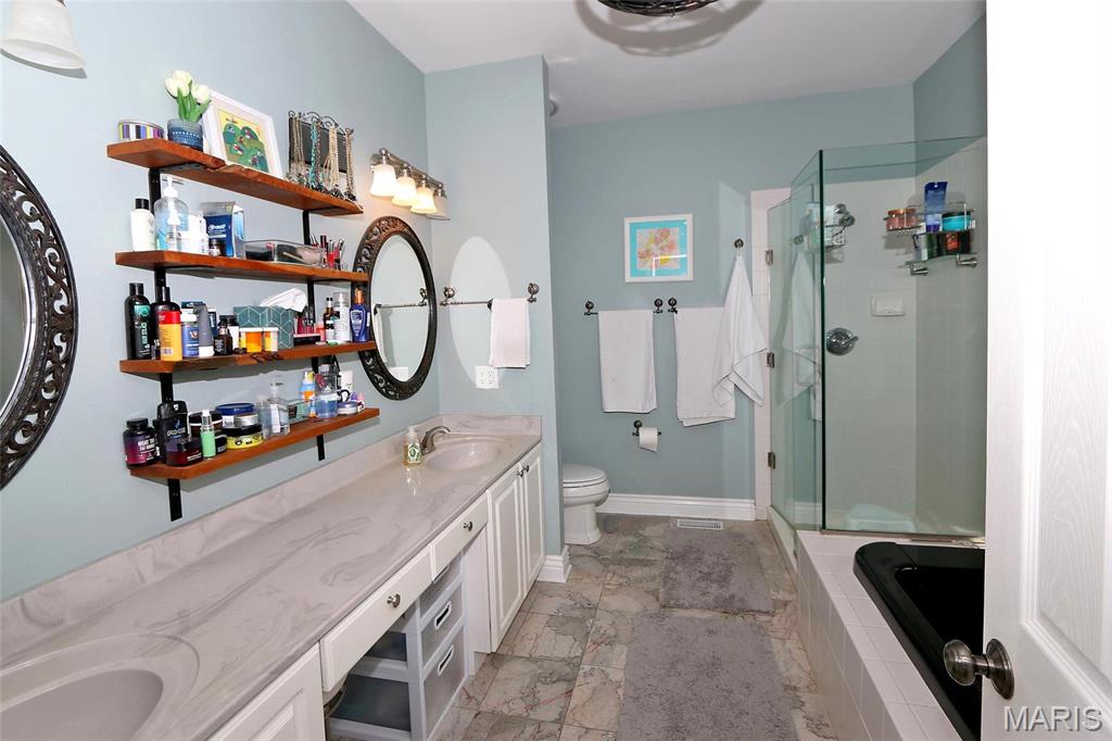 Ballwin, Missouri, 63021, United States, 4 Bedrooms Bedrooms, ,4 BathroomsBathrooms,Residential,For Sale,1794214