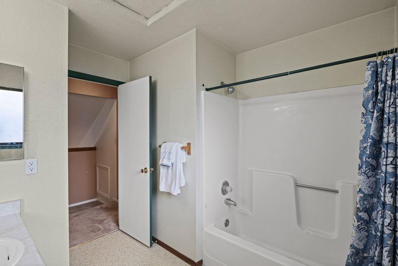 Marina, California, 93933, United States, 3 Bedrooms Bedrooms, ,2 BathroomsBathrooms,Residential,For Sale,1902407
