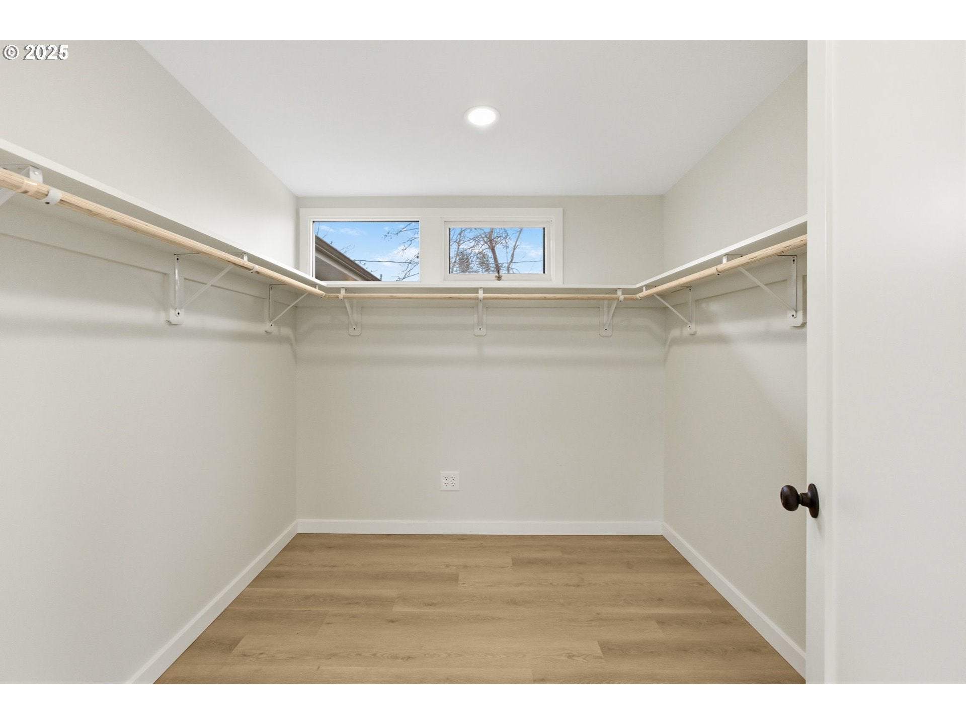 PleasantHill, Oregon, 97455, United States, 5 Bedrooms Bedrooms, ,3 BathroomsBathrooms,Residential,For Sale,1994708