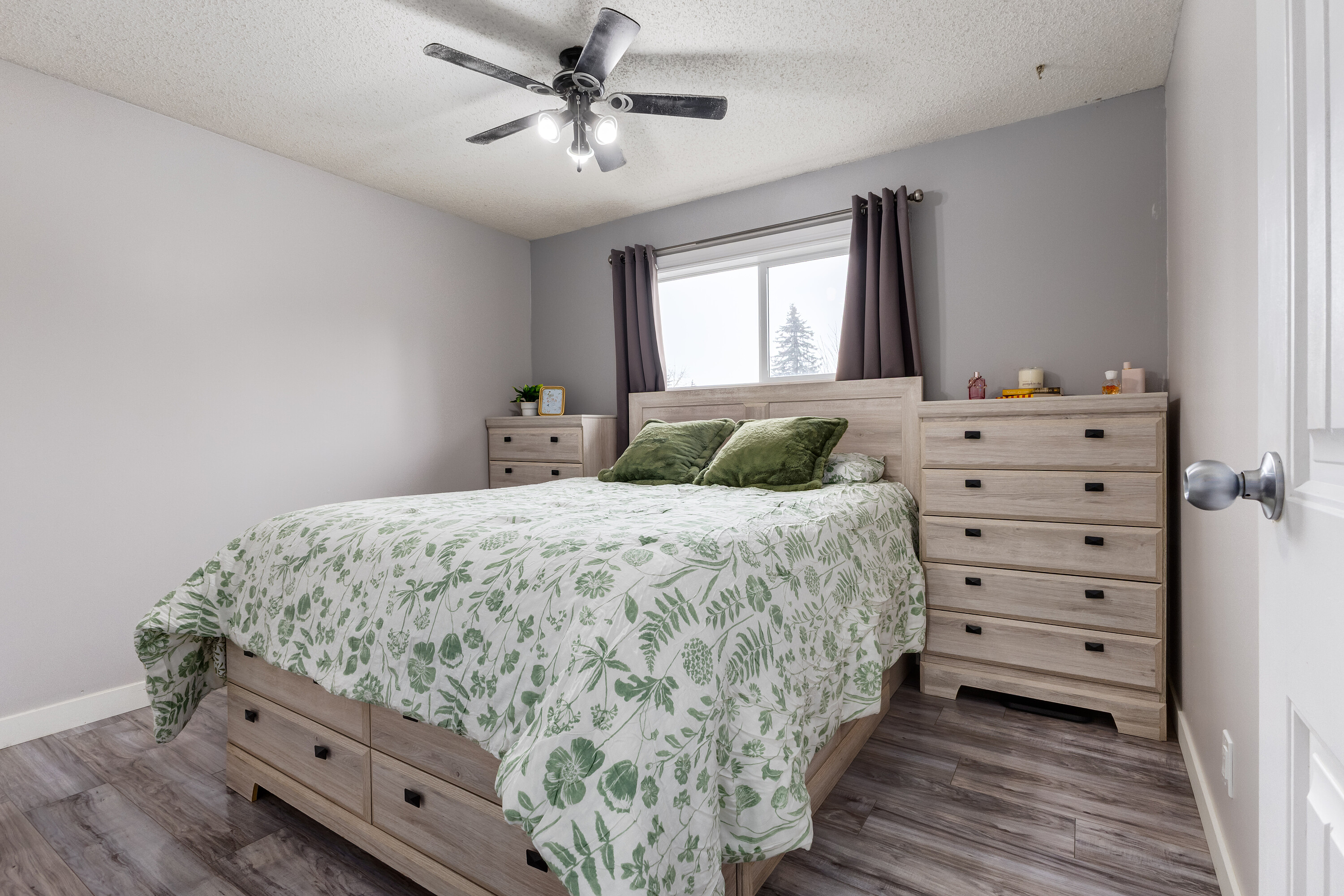  228 Deer Ridge Place SE - 物件實景