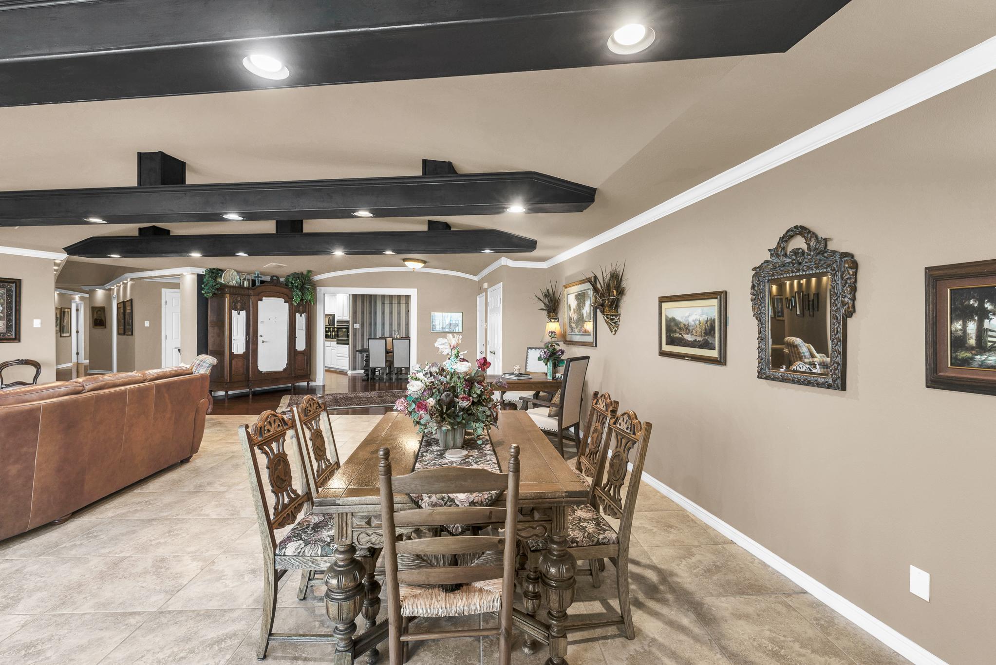 Corpus Christi, Texas, 78401, United States, 3 Bedrooms Bedrooms, ,3 BathroomsBathrooms,Residential,For Sale,1912480
