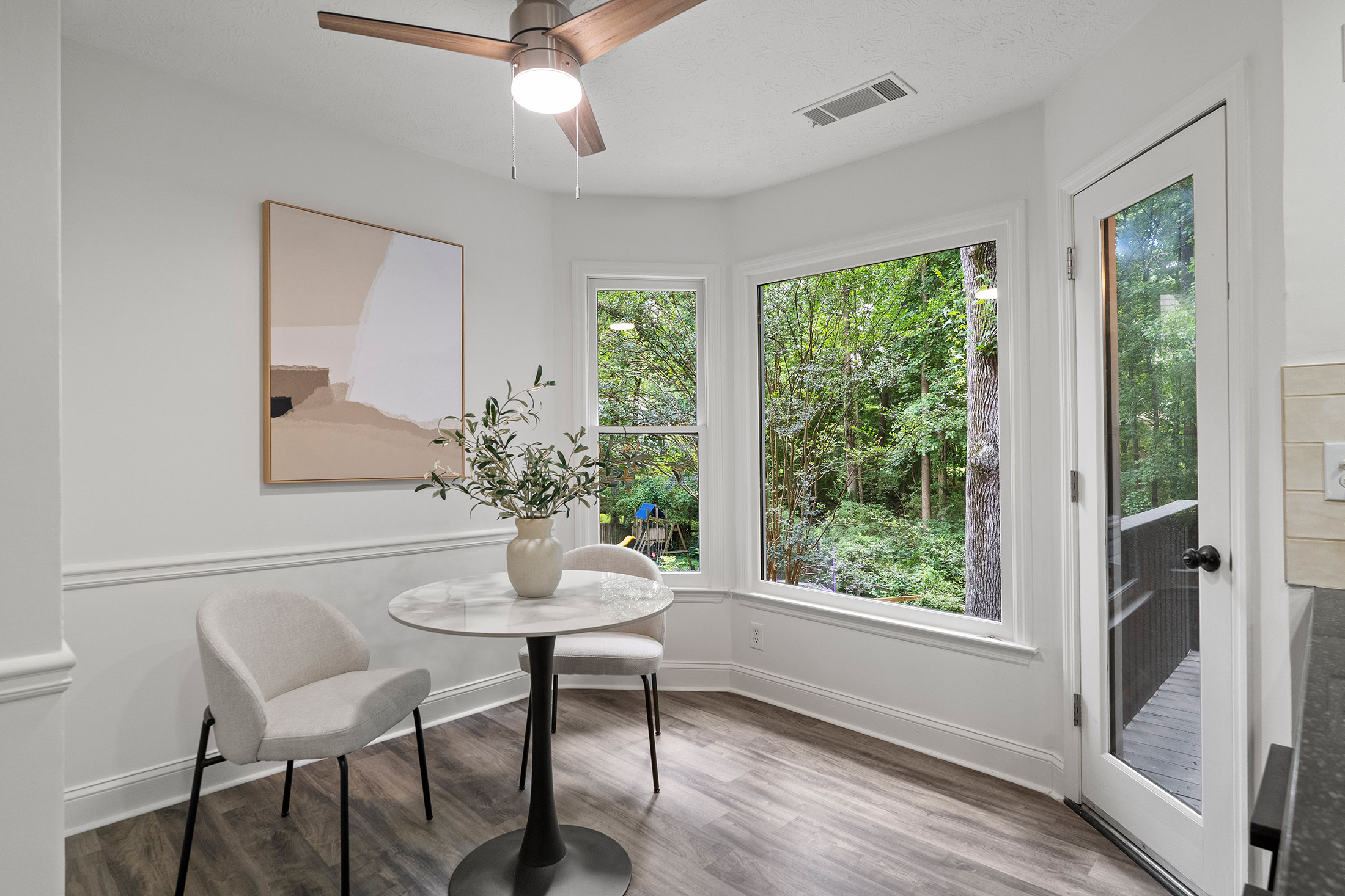  Exceptional Value in Mannings Ridge with Major Updates Throughout - 物件實景