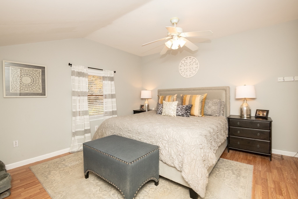 Middleton, Massachusetts, 01949, United States, 3 Bedrooms Bedrooms, ,1 BathroomBathrooms,Residential,For Sale,1982114