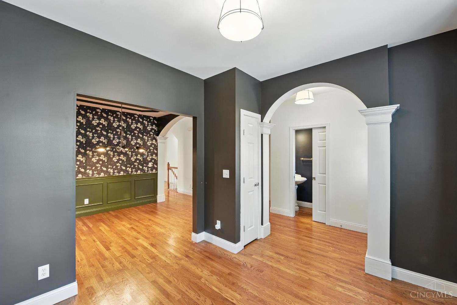 Cincinnati, Ohio, 45226, United States, 3 Bedrooms Bedrooms, ,4 BathroomsBathrooms,Residential,For Sale,1907461