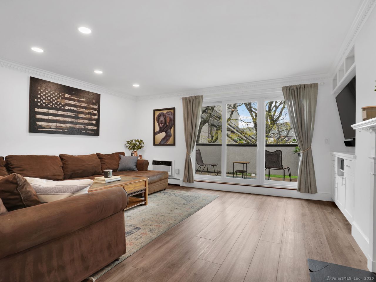 Stamford, Connecticut, 06830, United States, 3 Bedrooms Bedrooms, ,3 BathroomsBathrooms,Residential,For Sale,1987686