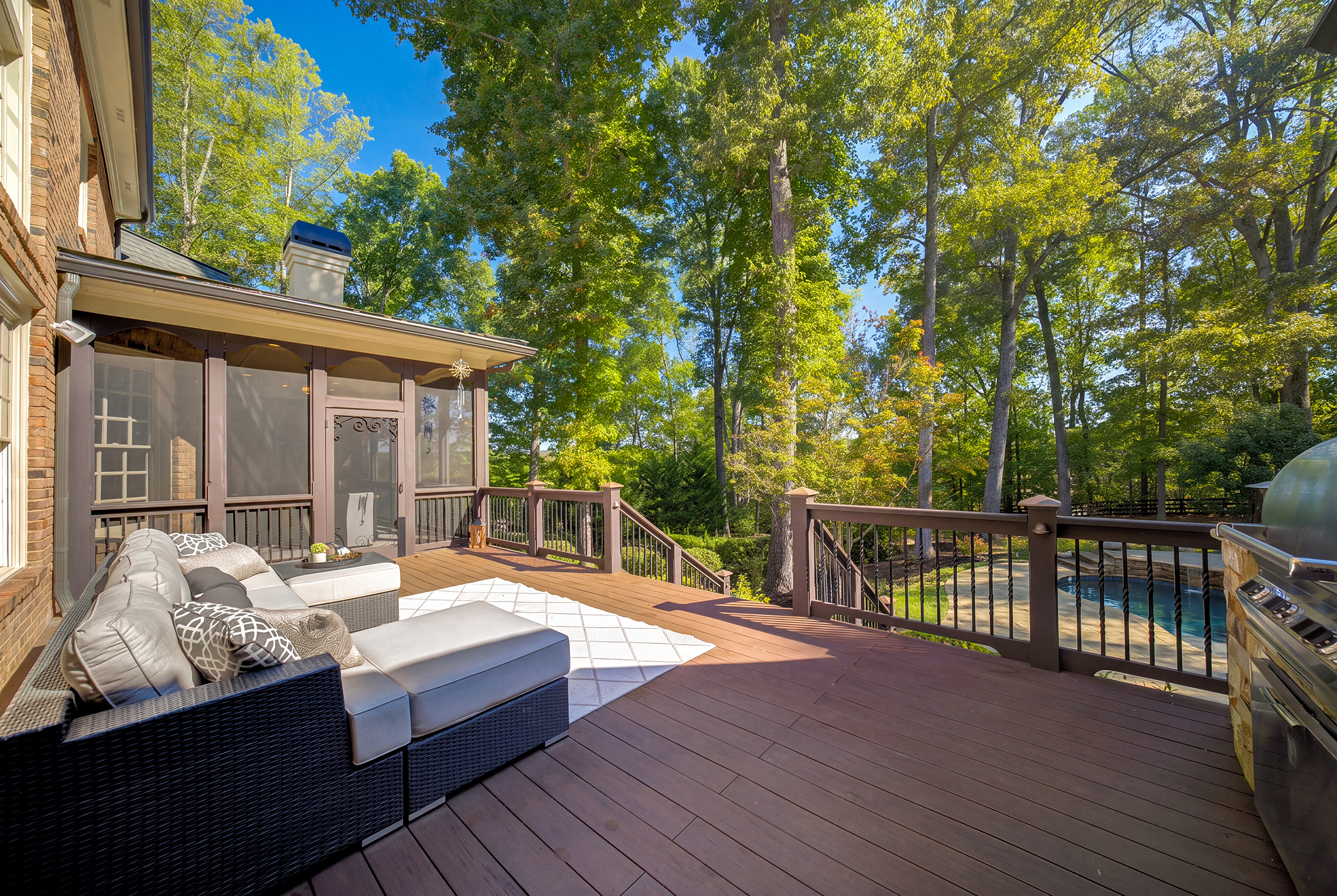  Located Within the Gated Greystone Farms Community in Milton - 物件實景