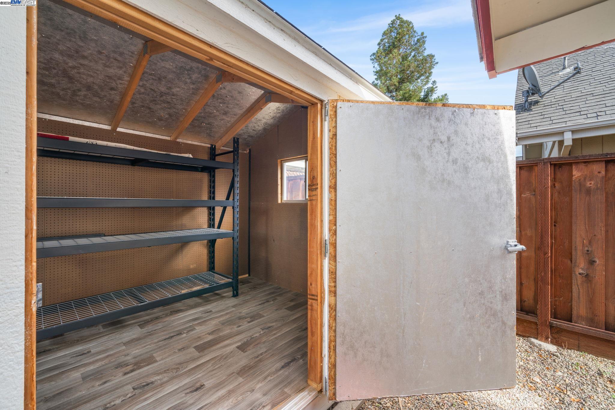 Livermore, California, 94551, United States, 3 Bedrooms Bedrooms, ,2 BathroomsBathrooms,Residential,For Sale,1991919