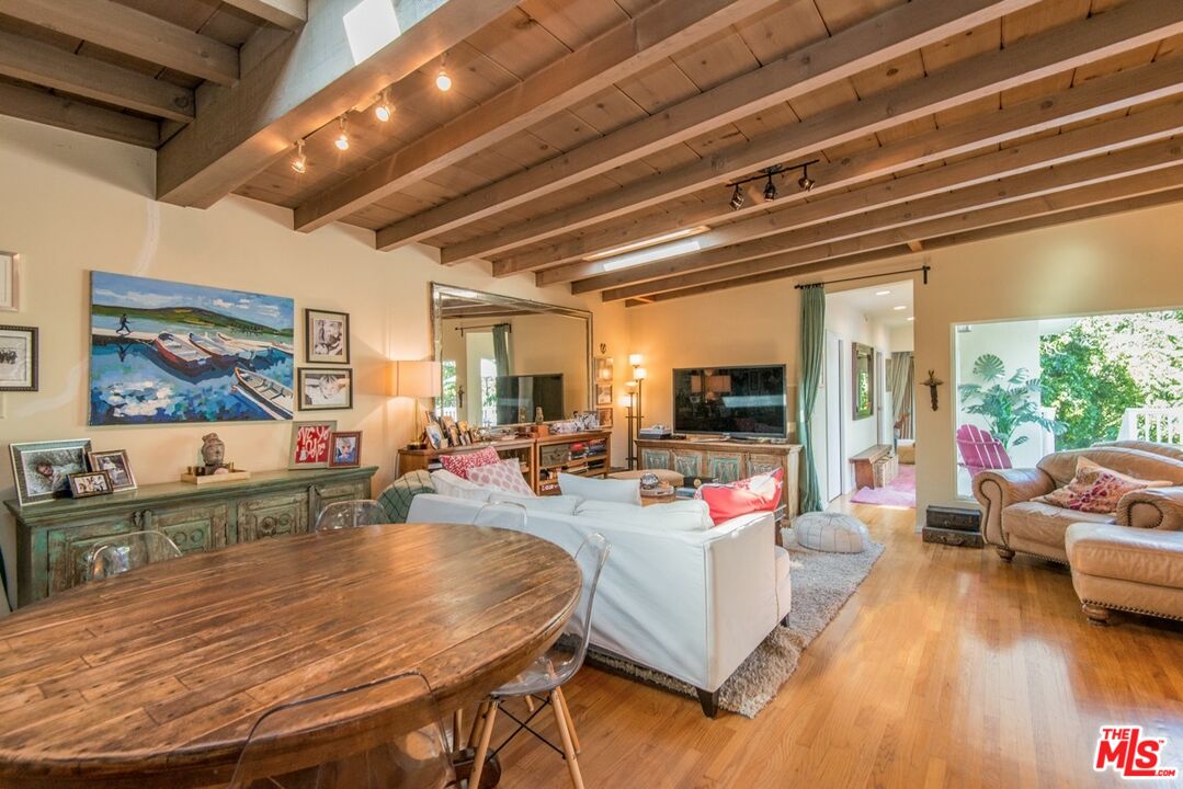 West Hollywood, California, 90069, United States, 3 Bedrooms Bedrooms, ,2 BathroomsBathrooms,Residential,For Sale,2002247