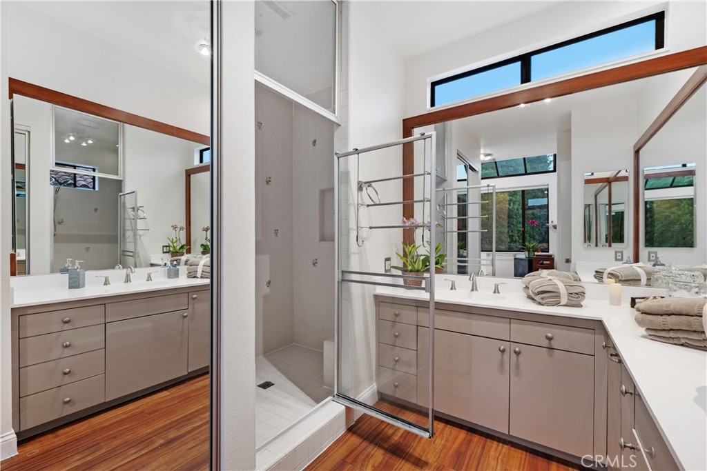 Manhattan Beach, California, 90266, United States, 5 Bedrooms Bedrooms, ,4 BathroomsBathrooms,Residential,For Sale,1993331