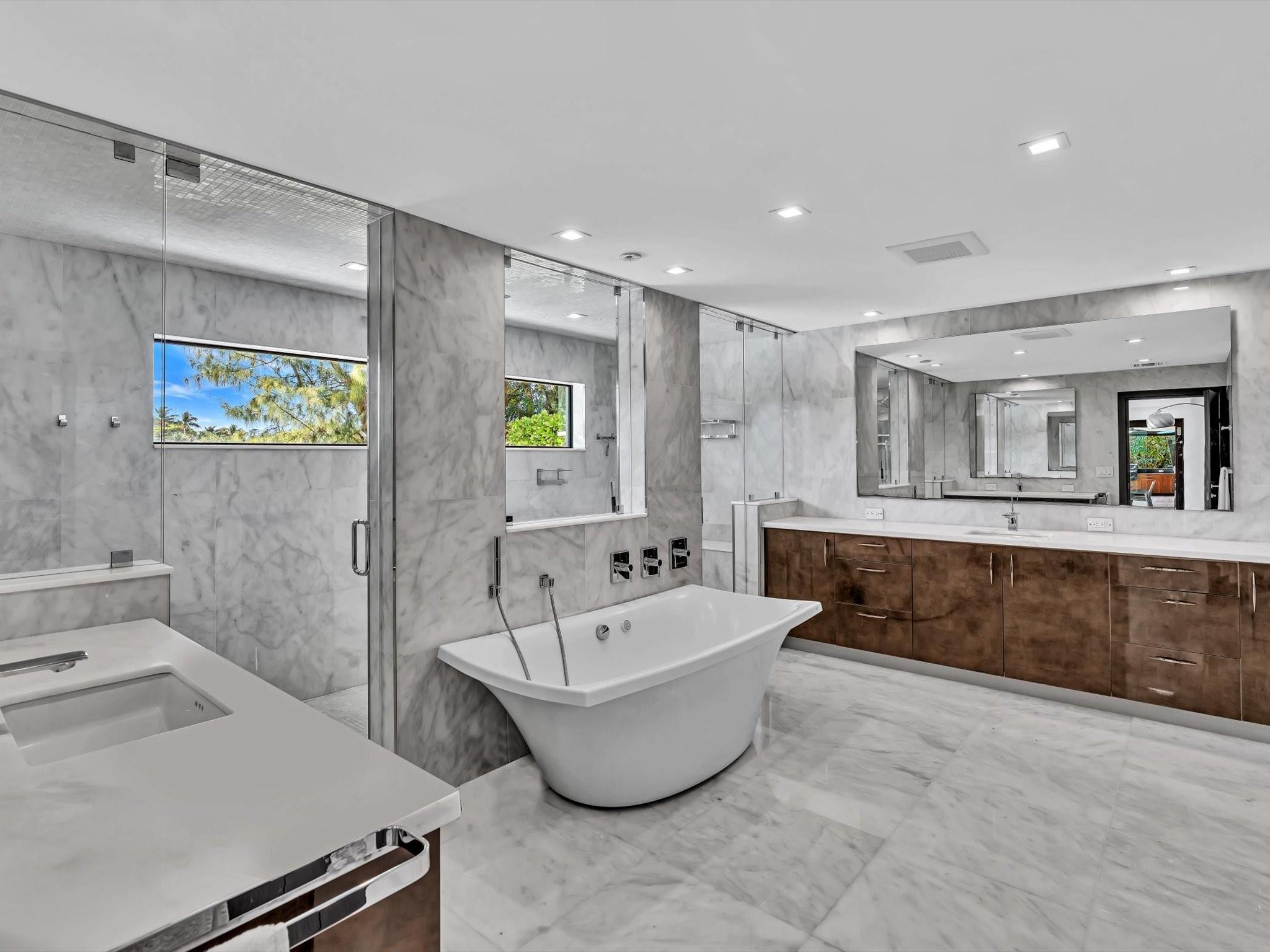 4621 NE 25th Ave, Fort Lauderdale, Florida, 33308, United States, 7 Bedrooms Bedrooms, ,8 BathroomsBathrooms,Residential,For Sale,4621 NE 25th Ave,1685407