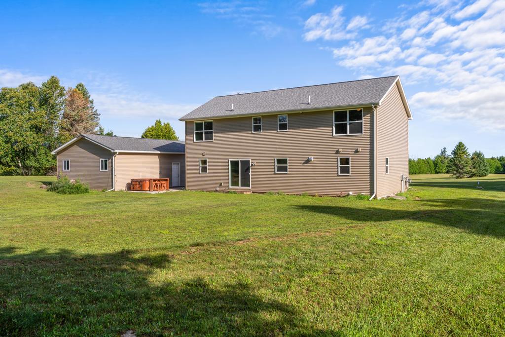 Charlevoix, Michigan, 49720, United States, 5 Bedrooms Bedrooms, ,3 BathroomsBathrooms,Residential,For Sale,1917973