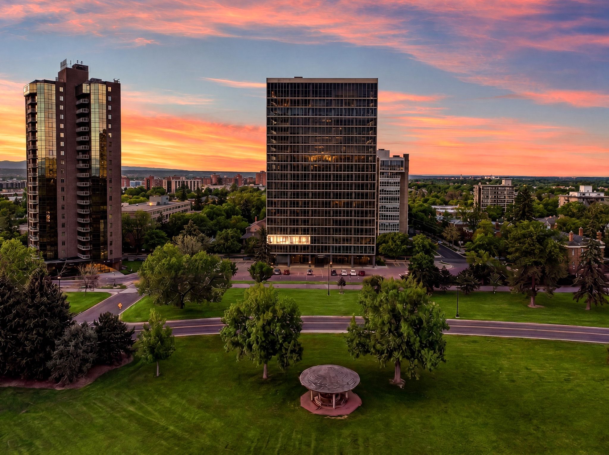  Easy living at Denver’s most iconic mid-century building - 物件實景