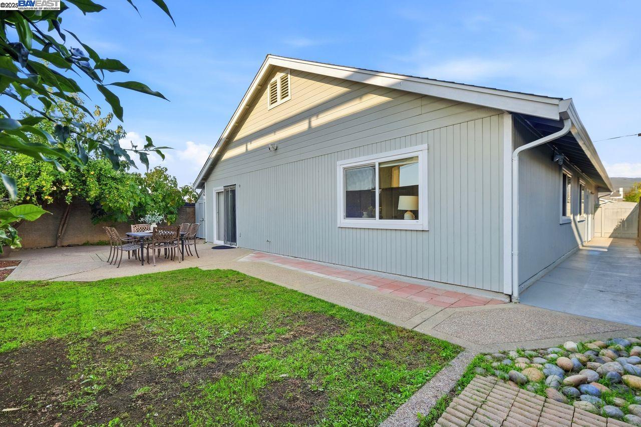 Union City, California, 94587, United States, 3 Bedrooms Bedrooms, ,2 BathroomsBathrooms,Residential,For Sale,2002943