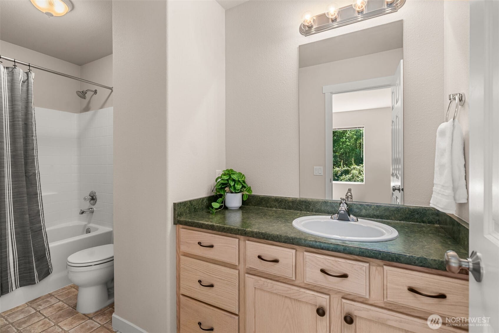 Dupont, Washington, 98327, United States, 4 Bedrooms Bedrooms, ,4 BathroomsBathrooms,Residential,For Sale,1917731