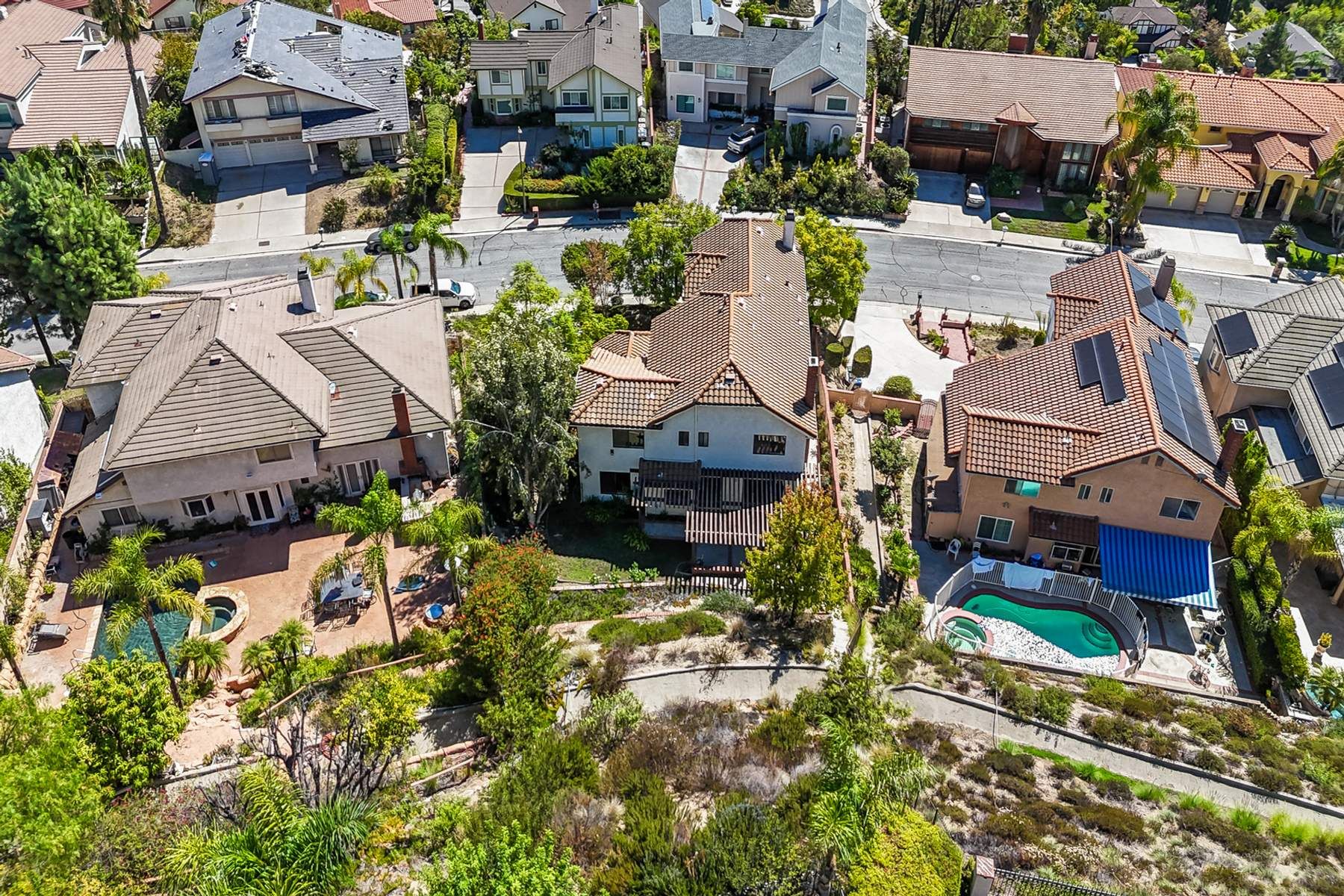  2440 Flintridge Drive - 物件實景