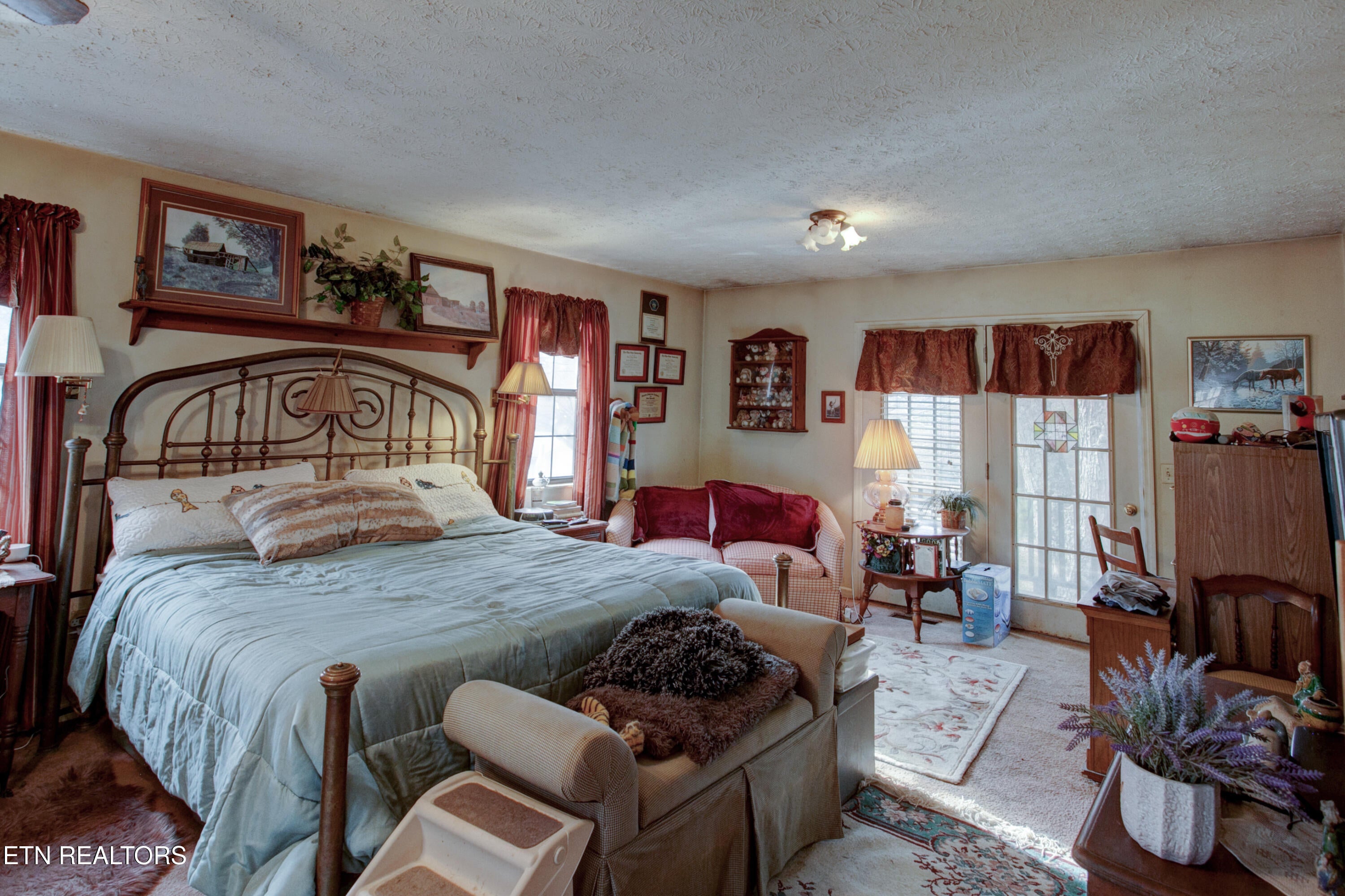 Maryville, Tennessee, 37801, United States, 3 Bedrooms Bedrooms, ,4 BathroomsBathrooms,Residential,For Sale,1994360