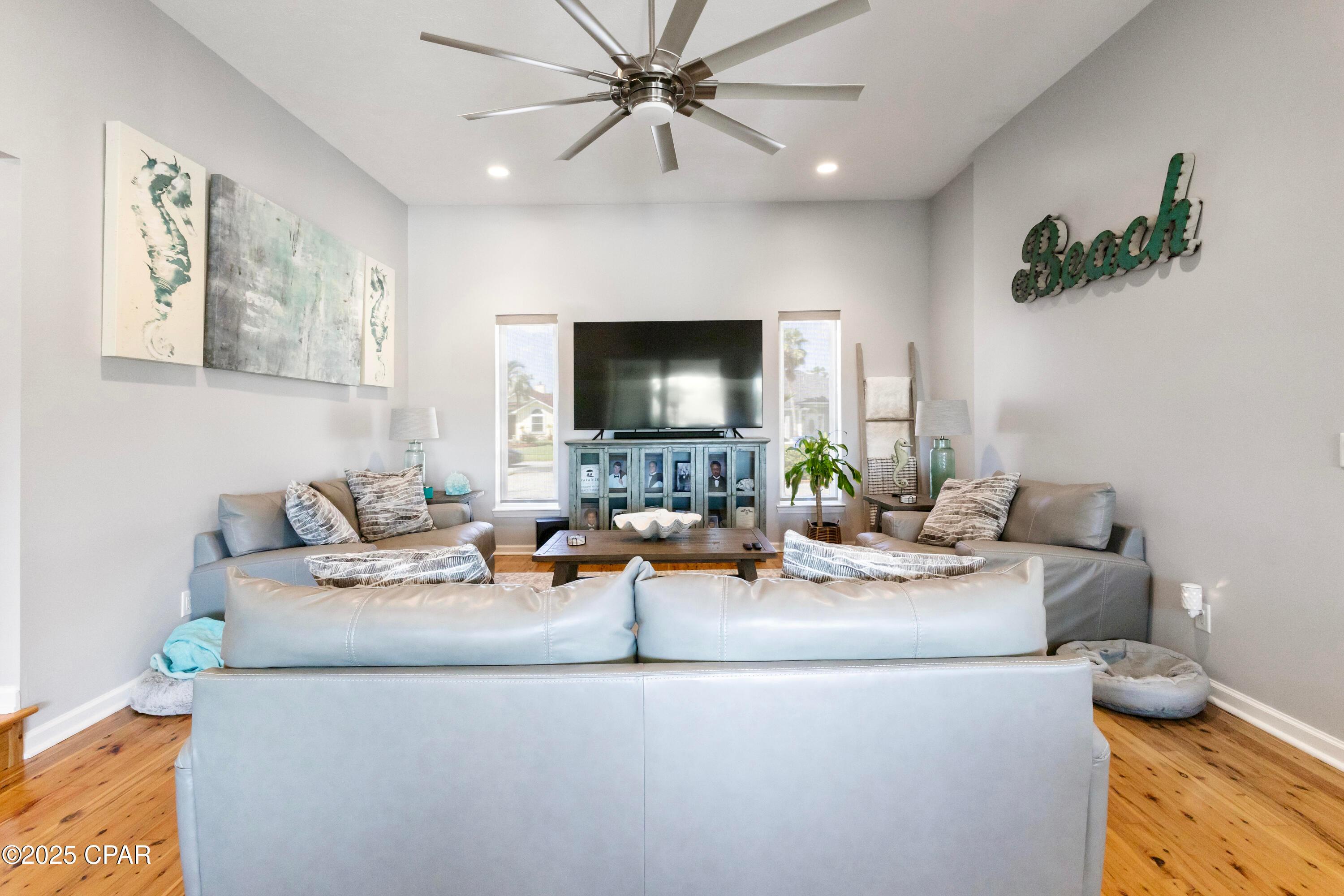 Panama City, Florida, 32404, United States, 3 Bedrooms Bedrooms, ,3 BathroomsBathrooms,Residential,For Sale,1983349