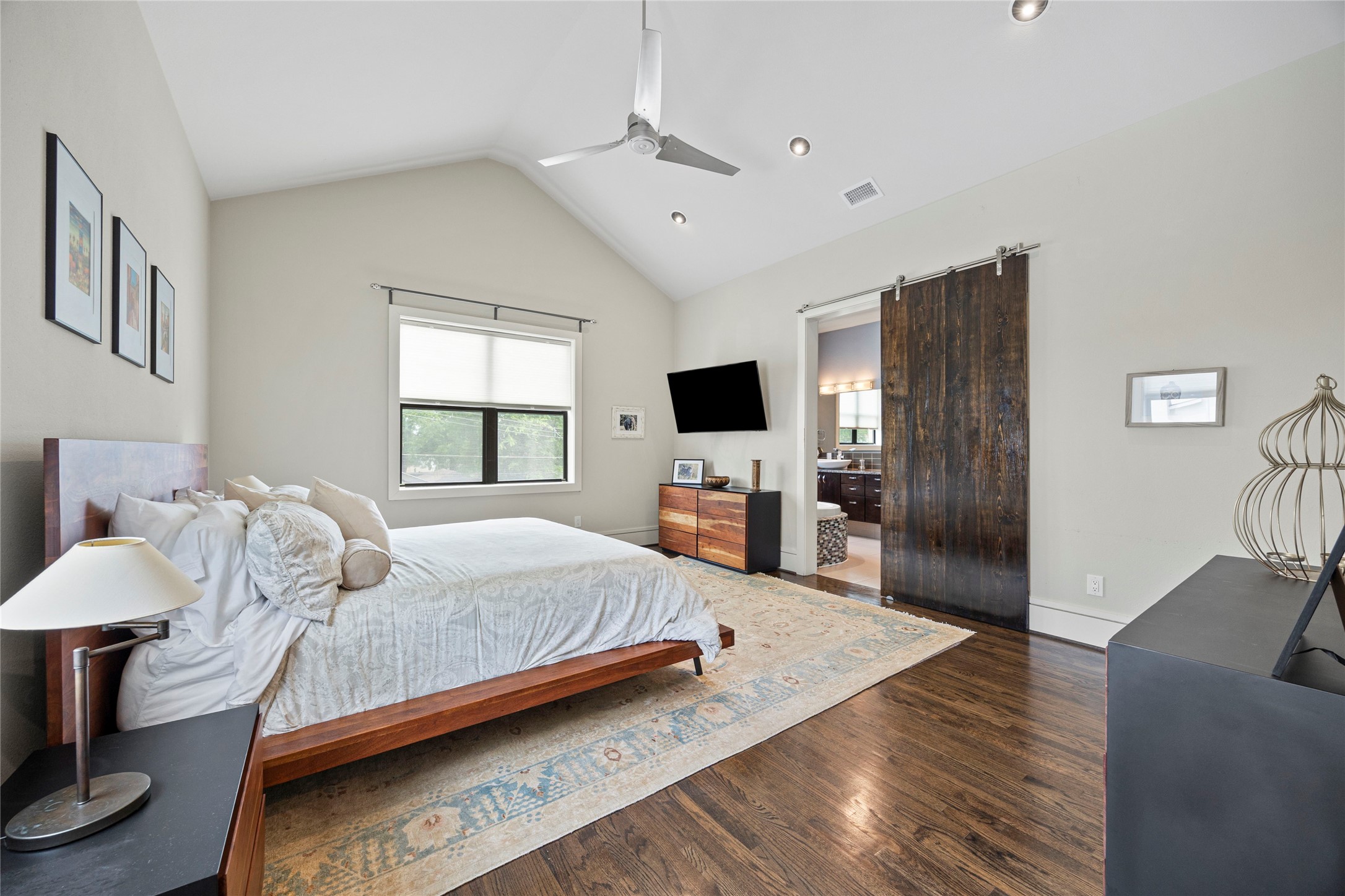 Dallas, Texas, 75214, United States, 4 Bedrooms Bedrooms, ,5 BathroomsBathrooms,Residential,For Sale,1794312