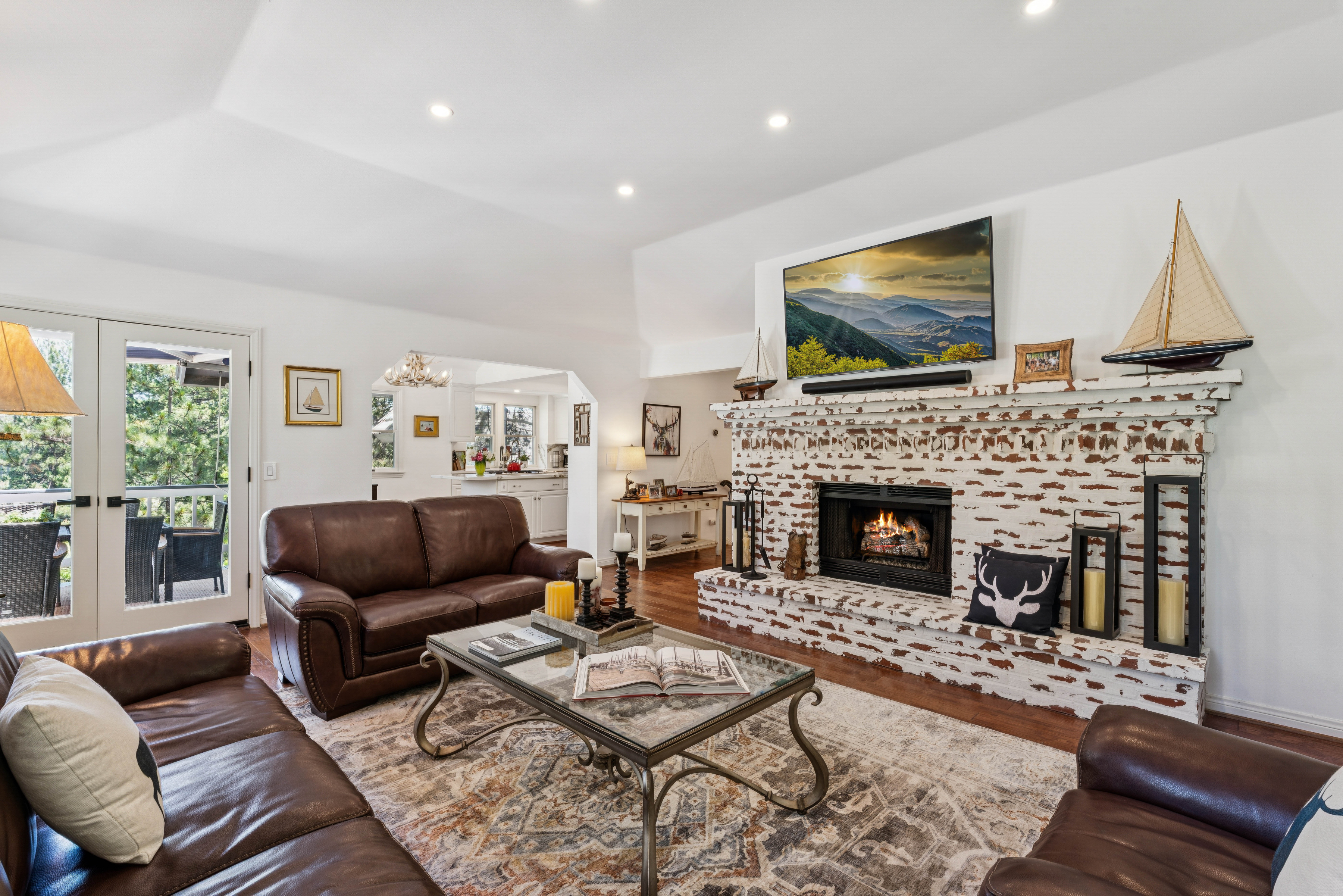  304 Lake Knoll Drive, Lake Arrowhead, CA 92352 - 物件實景