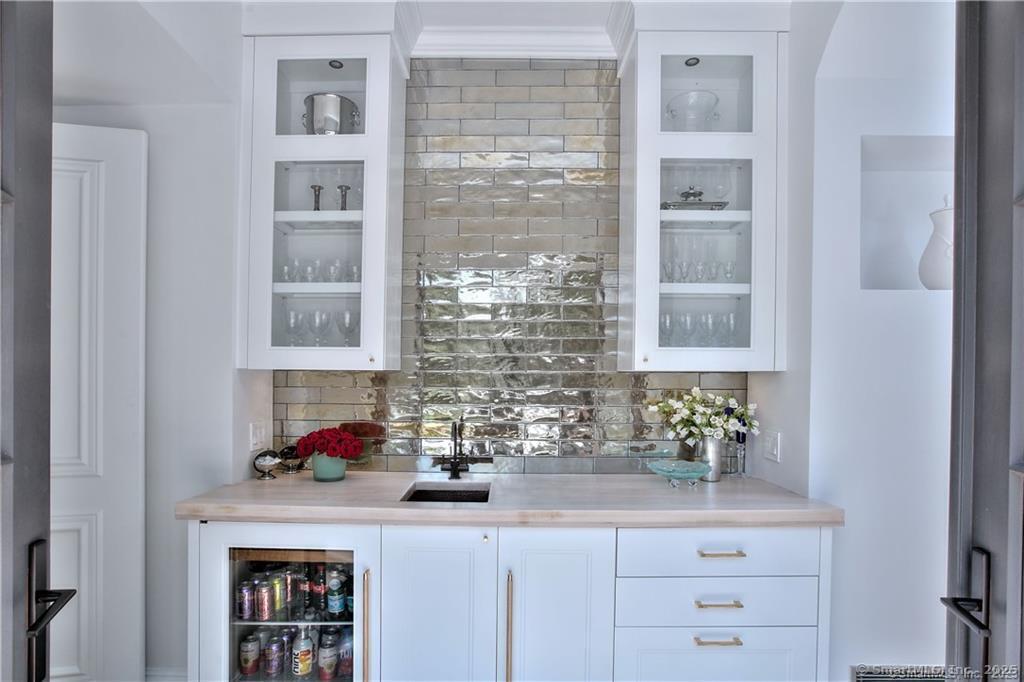 Westport, Connecticut, 06880, United States, 6 Bedrooms Bedrooms, ,7 BathroomsBathrooms,Residential,For Sale,1784417