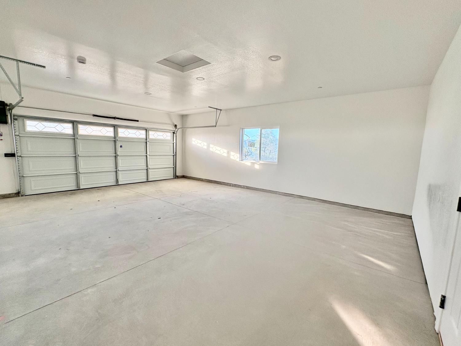 Coarsegold, California, 93614, United States, 3 Bedrooms Bedrooms, ,2 BathroomsBathrooms,Residential,For Sale,2011368