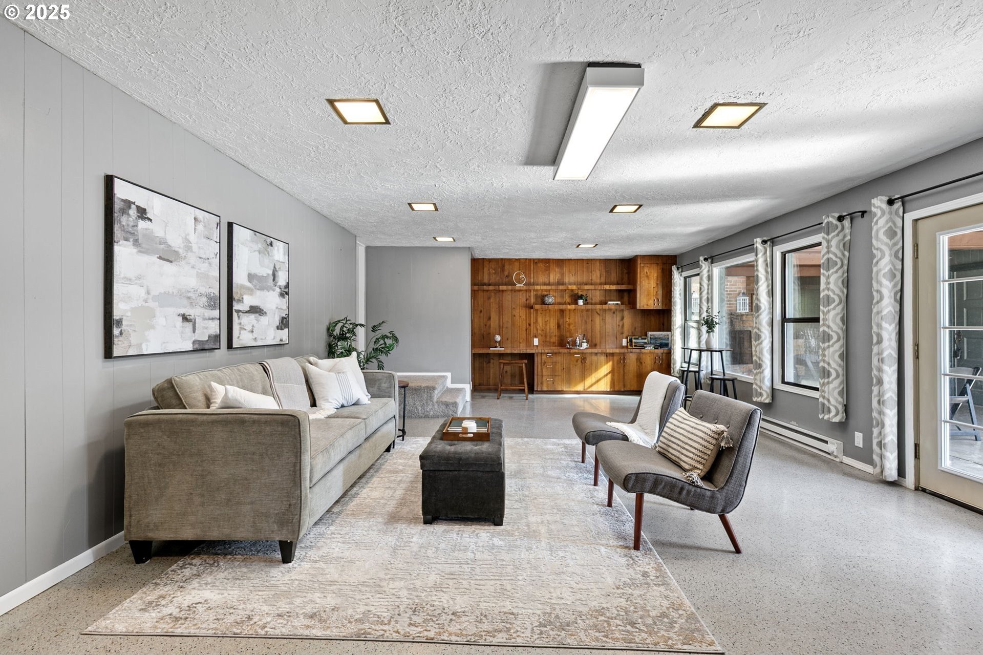 Springfield, Oregon, 97477, United States, 4 Bedrooms Bedrooms, ,2 BathroomsBathrooms,Residential,For Sale,1918433