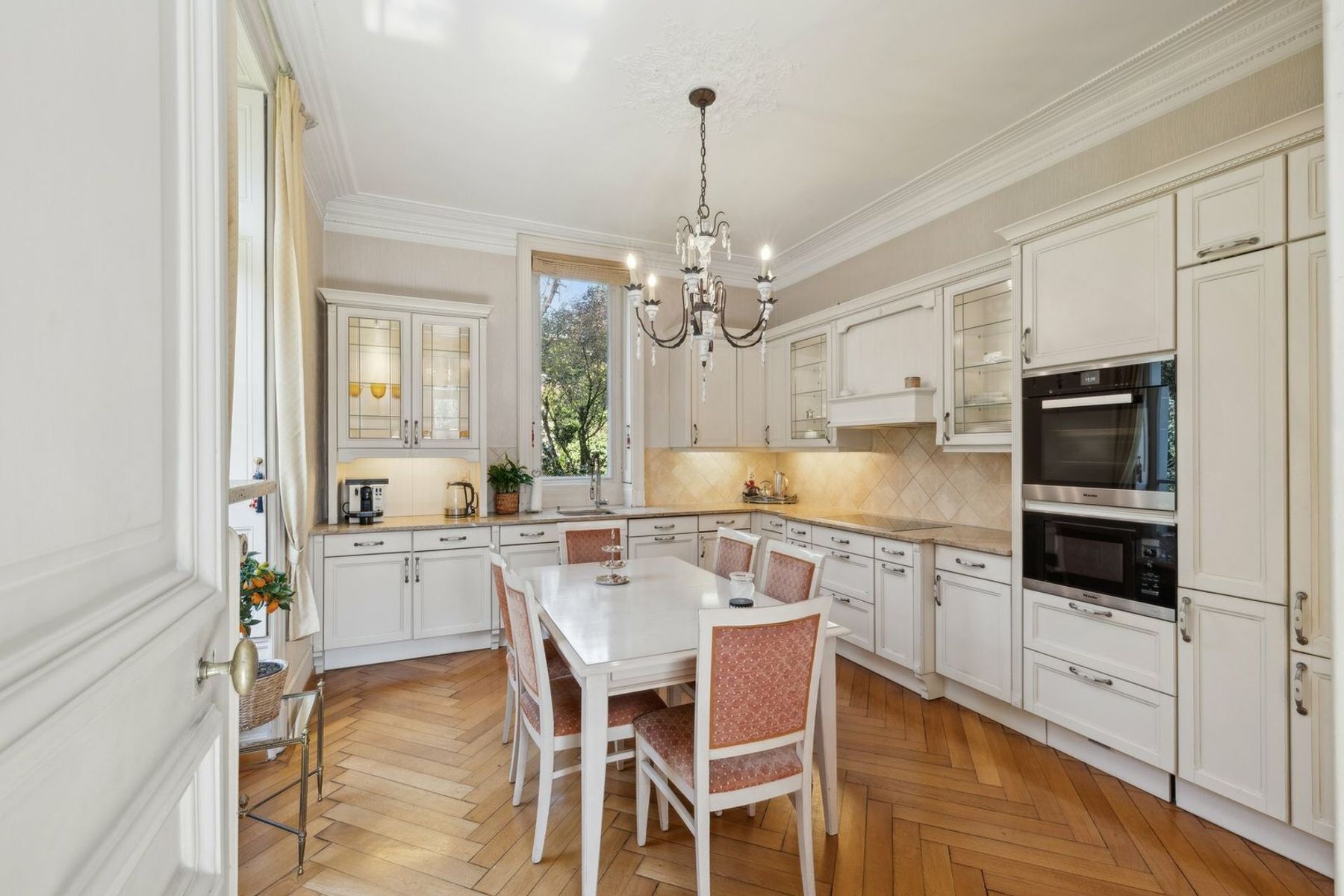  Prestigious property a few steps from the lakefront, lush parkland - 物件實景