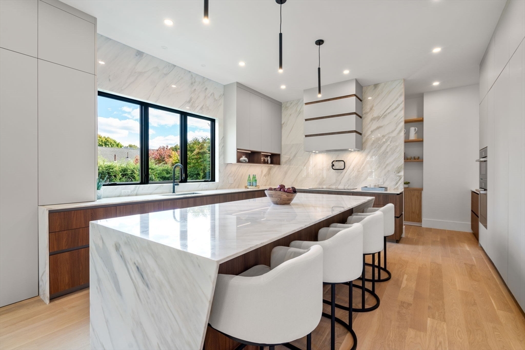 Newton, Massachusetts, 02465, United States, 6 Bedrooms Bedrooms, ,7 BathroomsBathrooms,Residential,For Sale,1730444