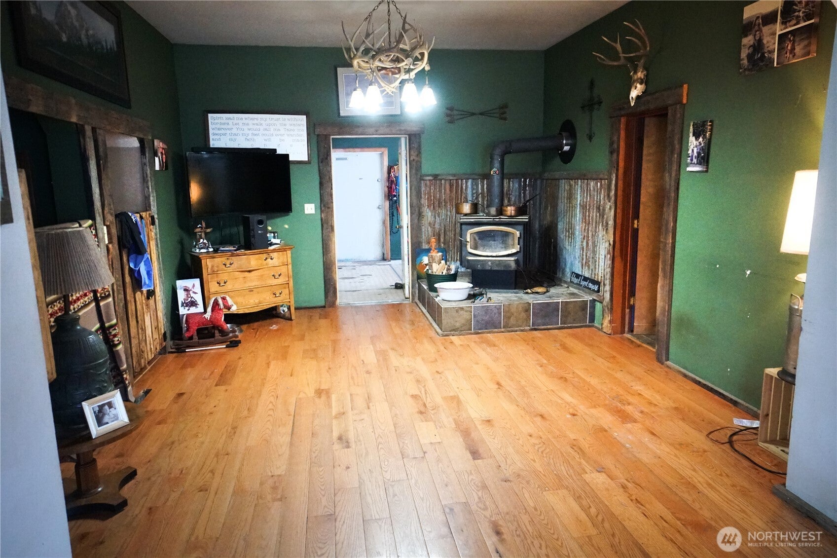 Loomis, Washington, 98827, United States, 4 Bedrooms Bedrooms, ,1 BathroomBathrooms,Residential,For Sale,2002201