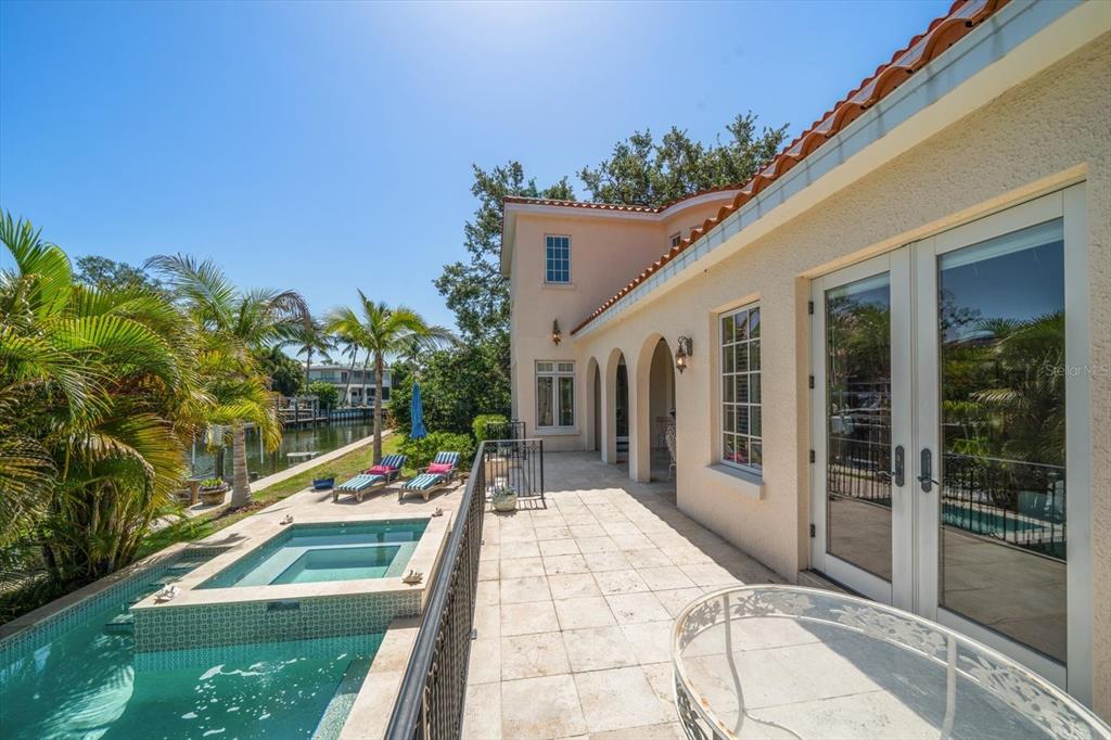 Tampa, Florida, 33606, United States, 5 Bedrooms Bedrooms, ,4 BathroomsBathrooms,Residential,For Sale,1827015