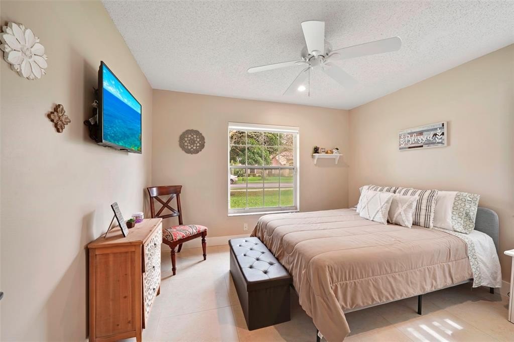 Davie, Florida, 33324, United States, 4 Bedrooms Bedrooms, ,3 BathroomsBathrooms,Residential,For Sale,1975060