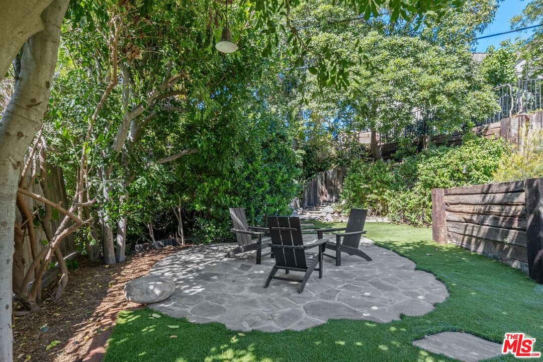 Sherman Oaks, California, 91423, United States, 3 Bedrooms Bedrooms, ,3 BathroomsBathrooms,Residential,For Sale,1986204