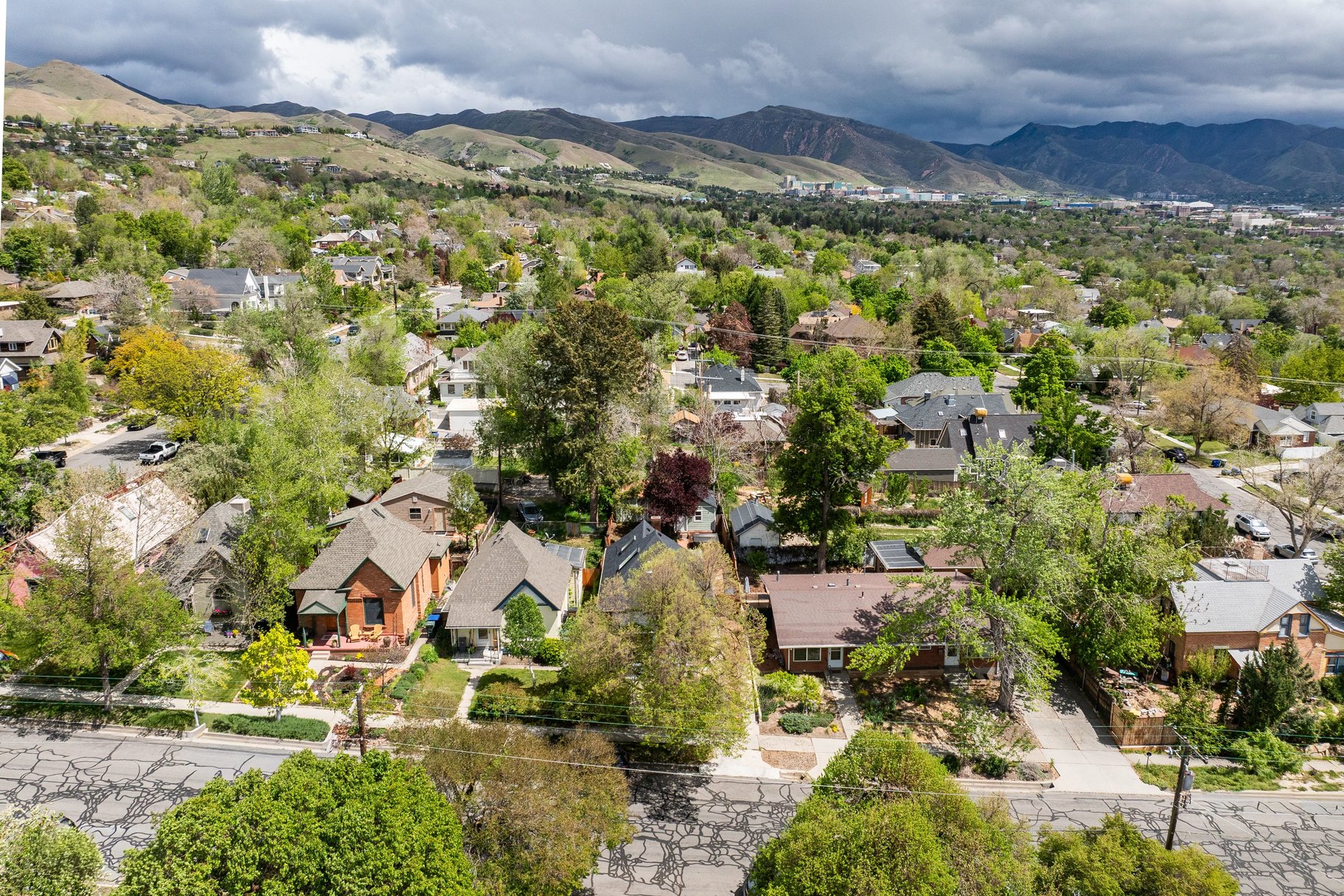 Charming Avenues Home Blending Timeless Character with Everyday Comfort - 物件實景