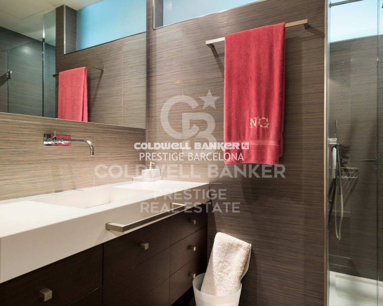 Barcelona, Catalonia, ES, 5 Bedrooms Bedrooms, ,3 BathroomsBathrooms,Residential,For Sale,1613109