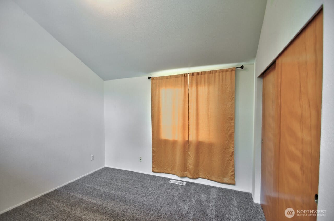 Lacey, Washington, 98513, United States, 4 Bedrooms Bedrooms, ,3 BathroomsBathrooms,Residential,For Sale,1932145